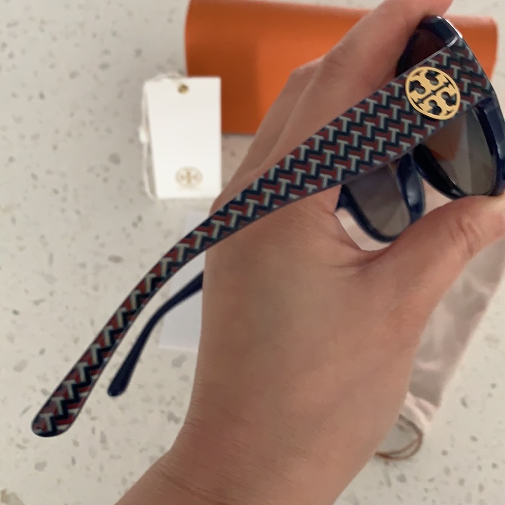 TORY BURCH Authentic T-Zig Zag Print Sunglasses New With Tag - Picture 4 of 16